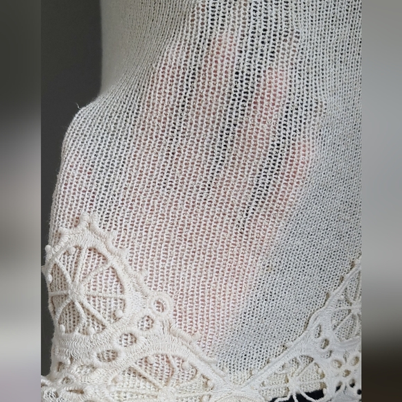 Blue Pepper Ivory Knit Sleeveless Tank Top with Lace Trim - Picture 6 of 7